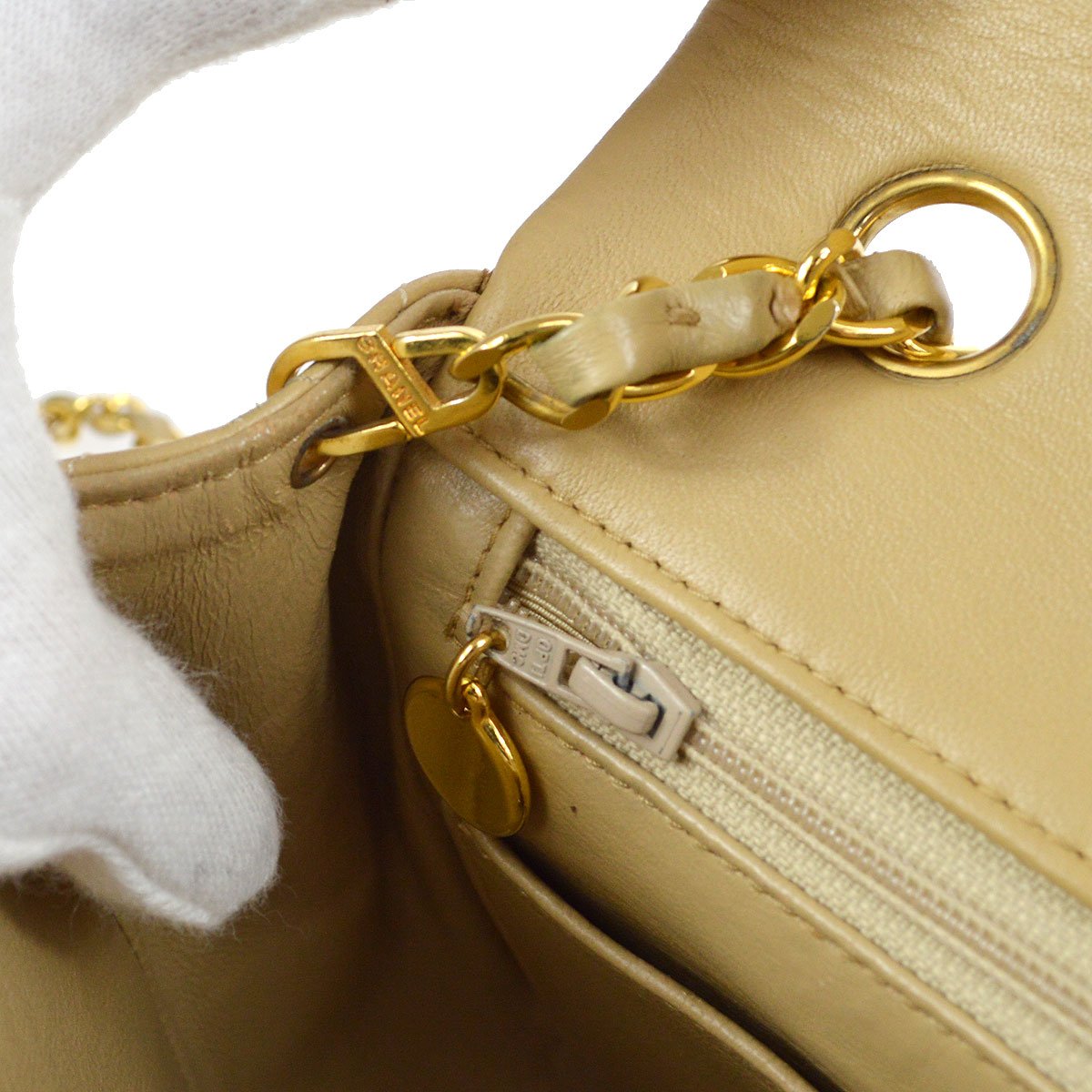 CHANEL 1989-1991 Single Chain Shoulder Bag Beige Lambskin 