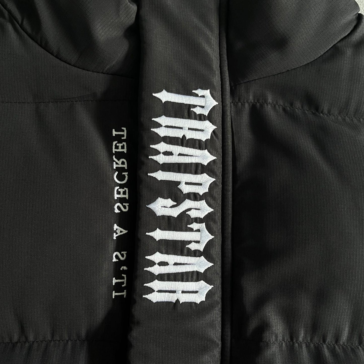 DECODED TRAPSTAR VEST-BLACK