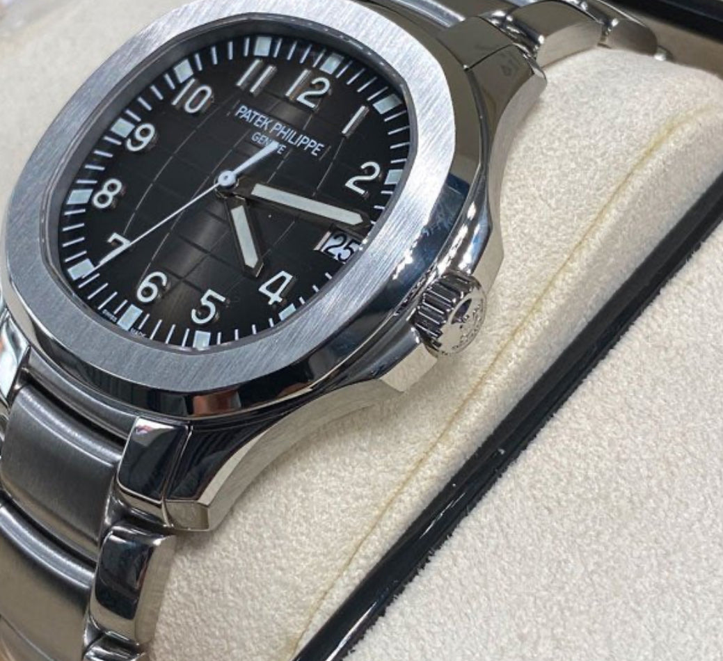 AQUANAUT BLACK DIAL