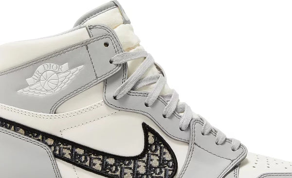 Dior x Air Jordan 1 High OG "Wolf Gray Sail Photon Dust White" Sneakers for Men