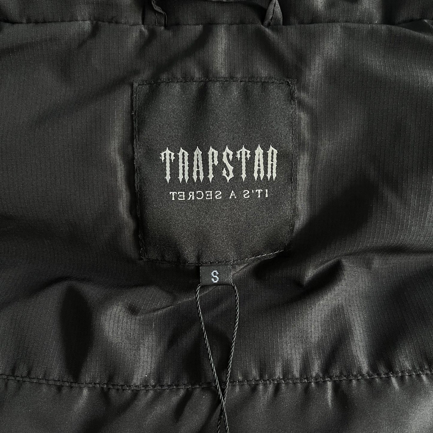 DECODED TRAPSTAR VEST-BLACK