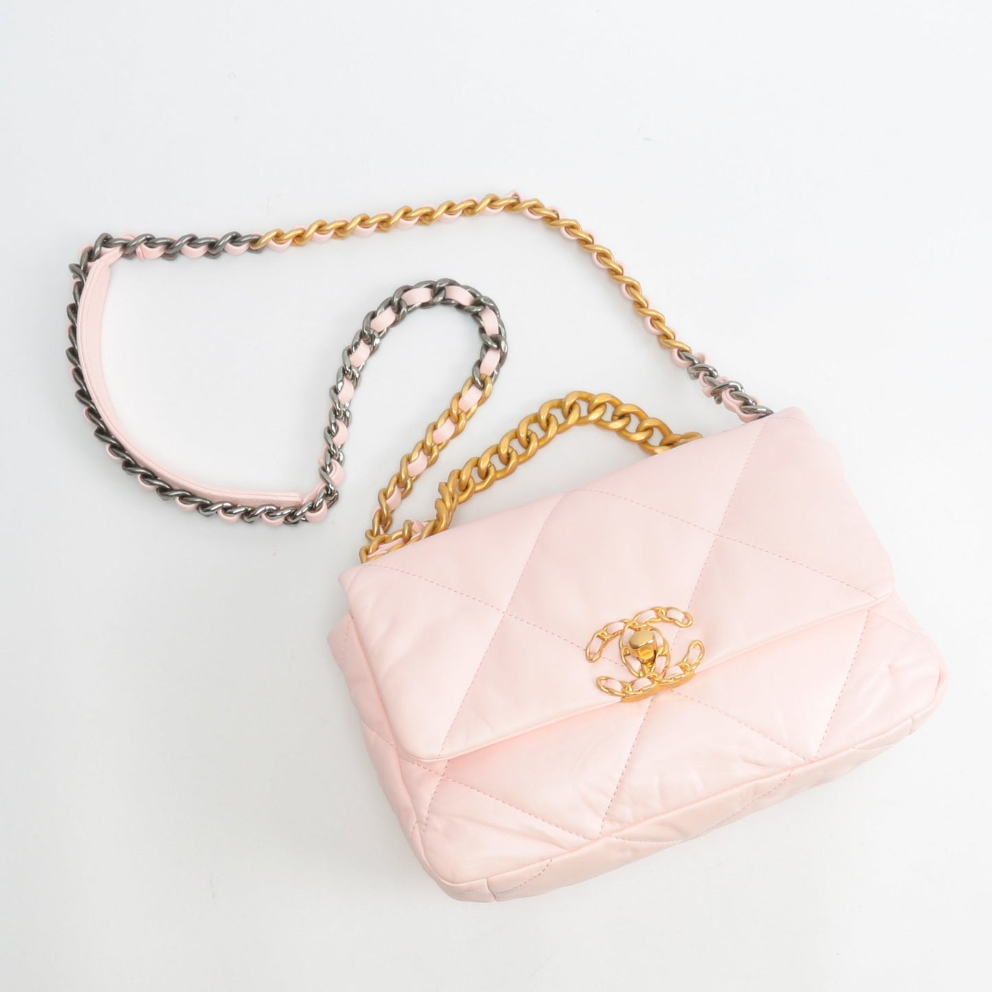 CHANEL 19 Flap Quilted Medium Pink 