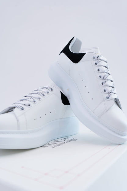 Sneakers White Black Velvet