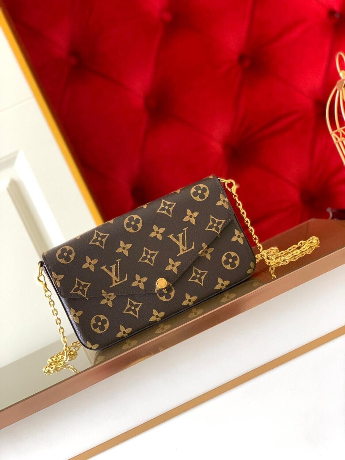 LV FÉLICIE POUCH