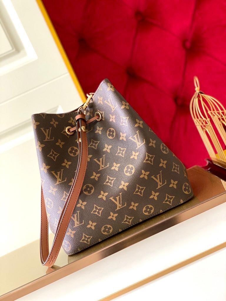 LV NEONOE MM CARAMEL