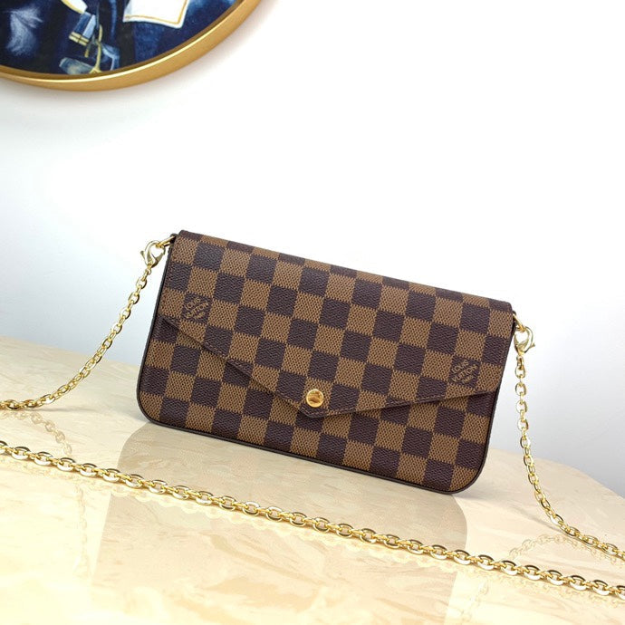 LV FÉLICIE POUCH