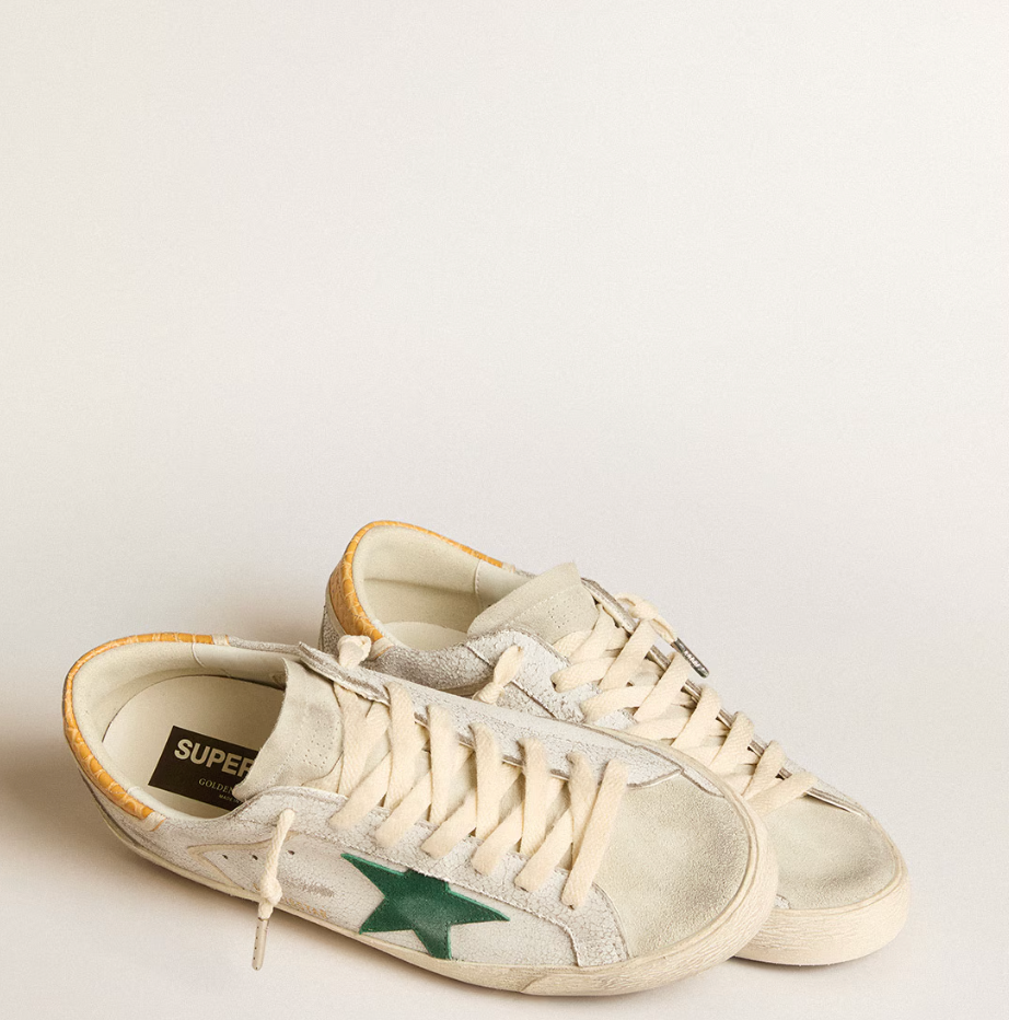 Super-Star con stella in suede verde e talloncino in pelle cocco gialla