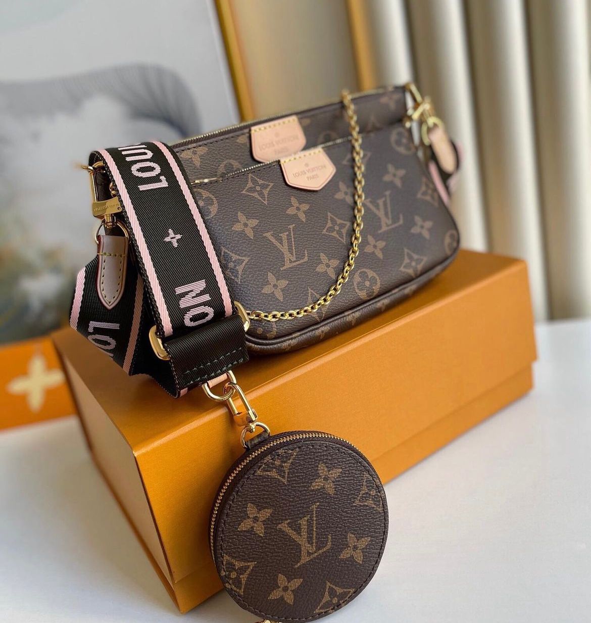 LV MULTI POUCH ACCESSORIES