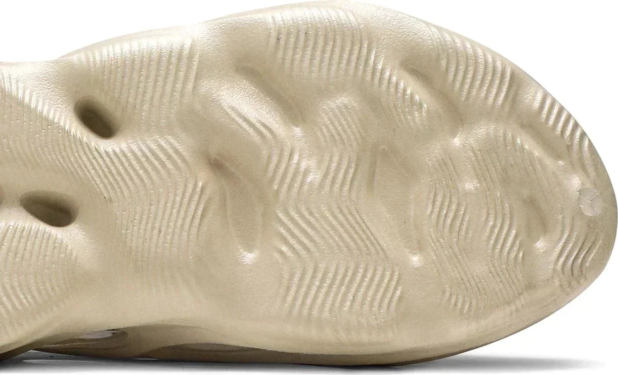 adidas Yeezy Foam RNNR "Sand" Yeezy Foam Runner