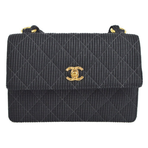 CHANEL 1991-1994 Quilted CC Cross Body Shoulder Bag Black