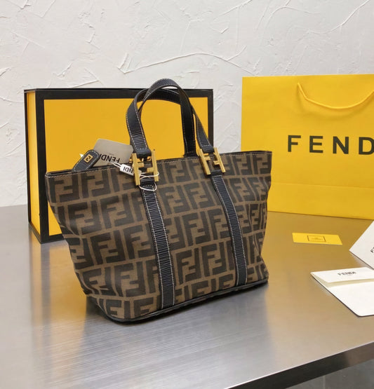 Fendi shopping